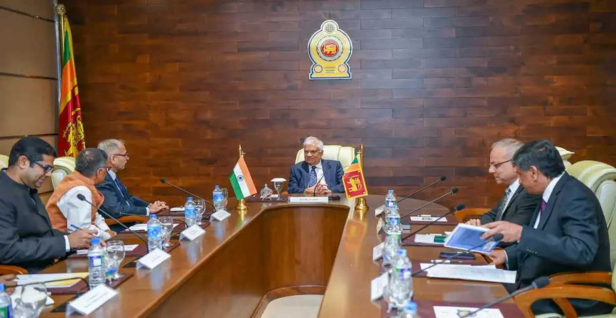 भारतीय विदेश सचिव ने श्रीलंका के राष्ट्रपति से की मुलाकात भारतीय विदेश सचिव ने श्रीलंका के राष्ट्रपति से की मुलाकात